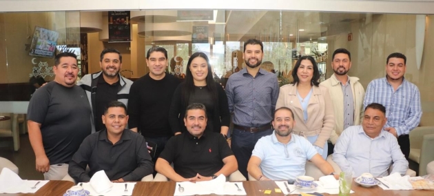 Octavio Ocampo Dirigente Estatalpromotor de la Grandeza por Michoacán se reúne con alcaldes del PRD 