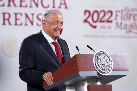 El Gobierno federal busca simplificar más trámites del SAT: AMLO  