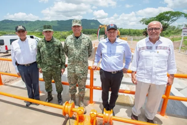 AMLO supervisa construcción del Distrito de Riego Alejandro Gascón Mercado en Nayarit 