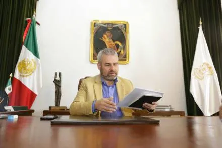 Reanuda Bedolla pago de salarios al  magisterio y comienza a saldar adeudos 