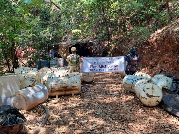 En operativo interinstitucional, SSP desactiva laboratorio de droga en Arteaga