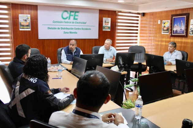 Yankel Benítez se reúne con CFE para procurar la  Regularización de Servicio a Colonias Morelianas  