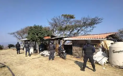 En acción operativa, SSP Sedena y GN rescatan a dos personas privadas de la libertad  