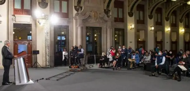 AMLO  garantiza investigaciones y justicia a periodistas por crímenes registrados recientemente. 