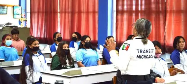 Imparte Tránsito y Movilidad de la SSP, taller sobre gestión de emociones, a estudiantes de Huaniqueo  